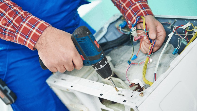 Fatih Vaillant Vaillant çamaşır makinesi kart tamiri – Su almama arızası orijinal parça ile giderildi. - Teknik servis örneği